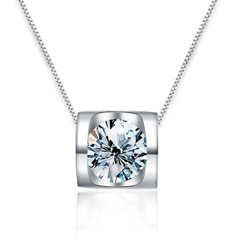 VVS1 Grade 1carat stone Moissanite Diamonds Necklace